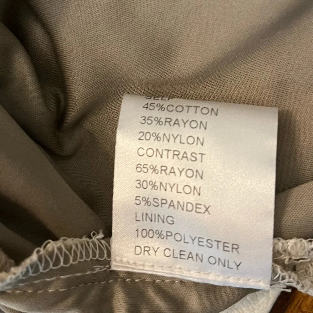 Tadashi Shoji lace dress. Size 2 - Picture 8 of 10